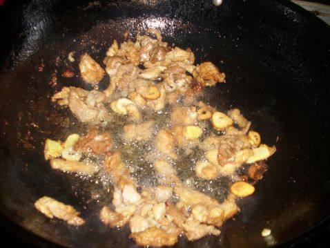 土豆丁炒肉片步骤3