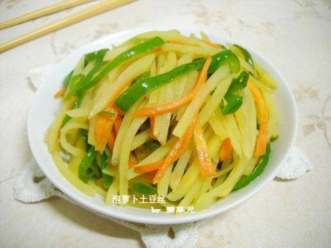 素炒泡萝卜土豆丝步骤9