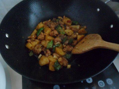 土豆烧鸡块步骤9