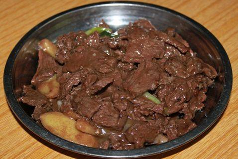 姜葱炒牛肉步骤5