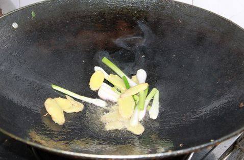 姜葱炒牛肉步骤2