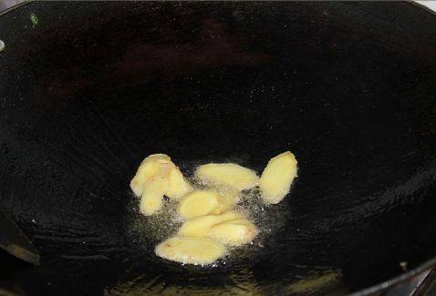 姜葱炒牛肉步骤1