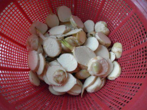 糍菇焖牛肉步骤3