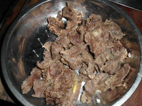 蘑菇胡萝卜牛肉步骤3