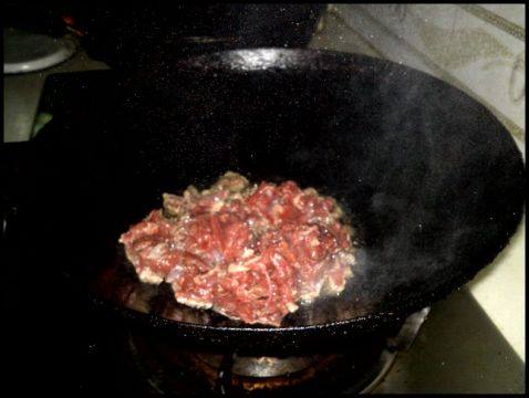爆炒牛肉步骤2