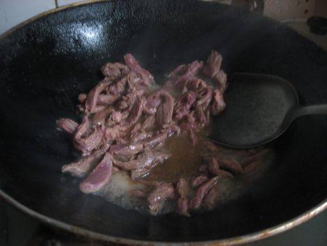 萝卜炒牛肉步骤4