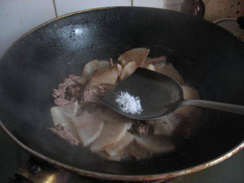 萝卜炒牛肉步骤6