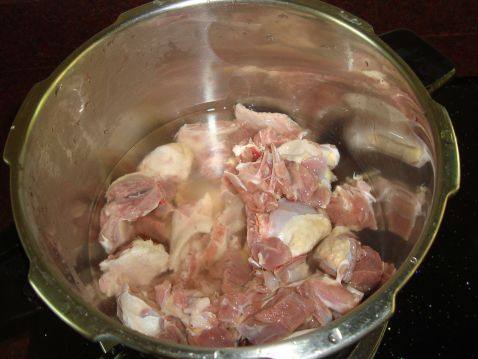 土豆烧鸭肉步骤1