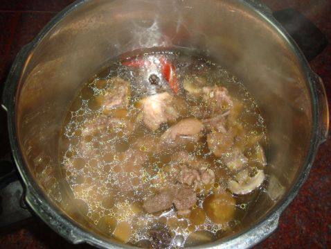 土豆烧鸭肉步骤9