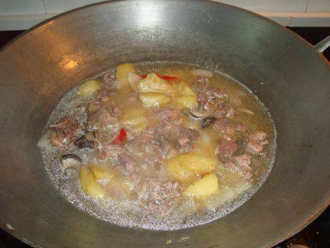 土豆烧鸭肉步骤12