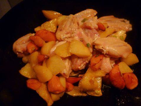 鸡翅焖土豆胡萝卜步骤7