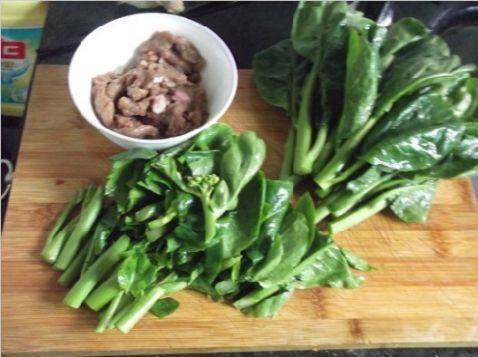 牛肉炒芥蓝步骤1