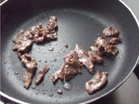 牛肉炒芥蓝步骤2