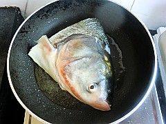 鱼头萝卜煲步骤2