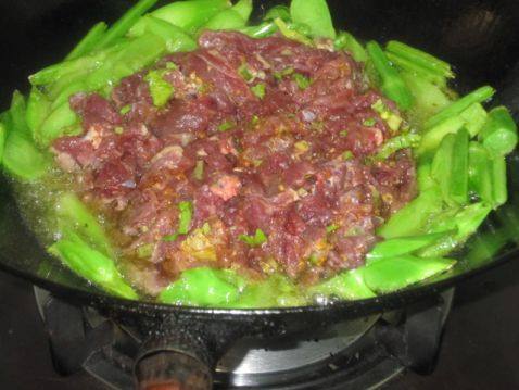 芥蓝骨炒牛肉步骤6
