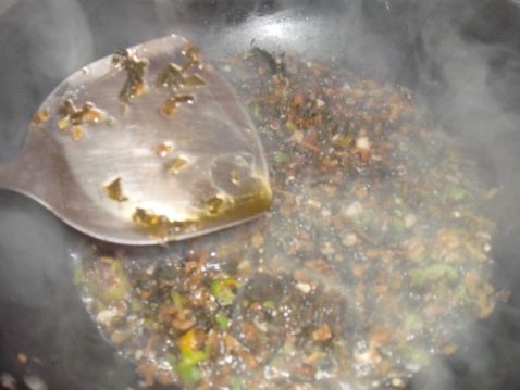 辣椒炒荠菜干步骤6