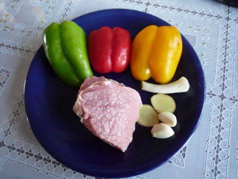 彩椒炒牛肉步骤1