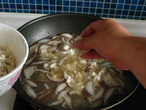 香菇海鲜疙瘩汤步骤9