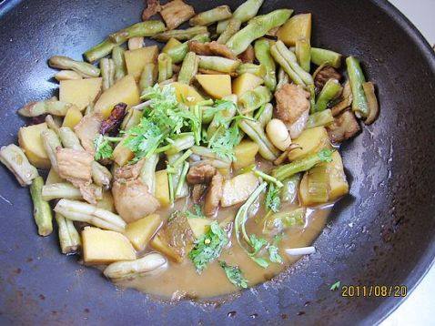 土豆烧芸豆步骤6