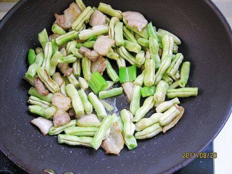 土豆烧芸豆步骤3