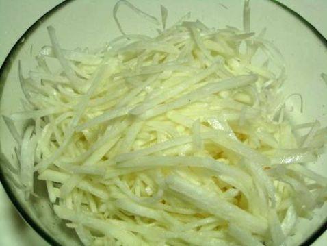 炝萝卜步骤4