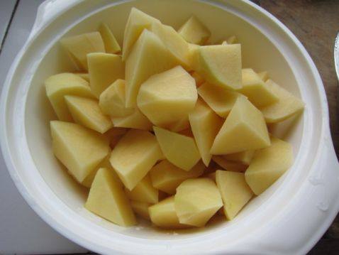 土豆西红柿步骤1