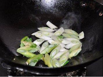 让人垂涎的辣椒炒肥肠步骤8