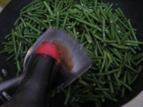 长豆角炒鸡蛋步骤7