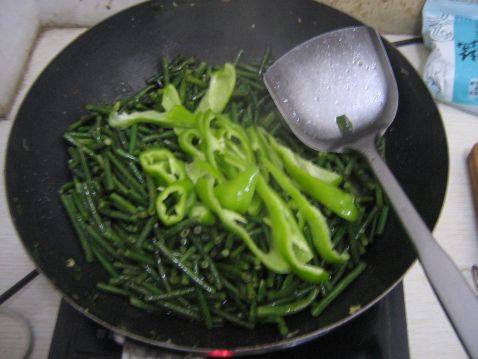 长豆角炒鸡蛋步骤10