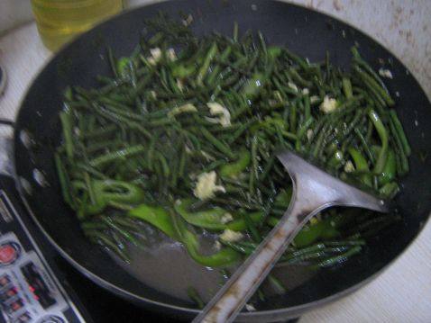 长豆角炒鸡蛋步骤12