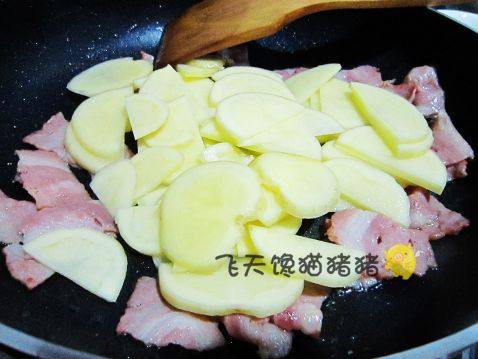 快手小炒—培根土豆片步骤6