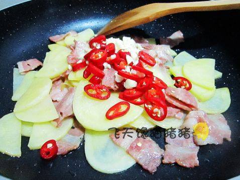 快手小炒—培根土豆片步骤8