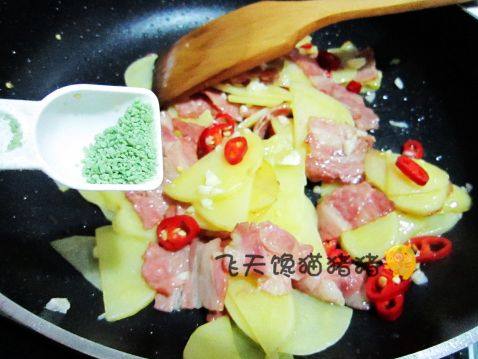 快手小炒—培根土豆片步骤9