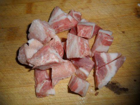 猪肉土豆炖粉条步骤3