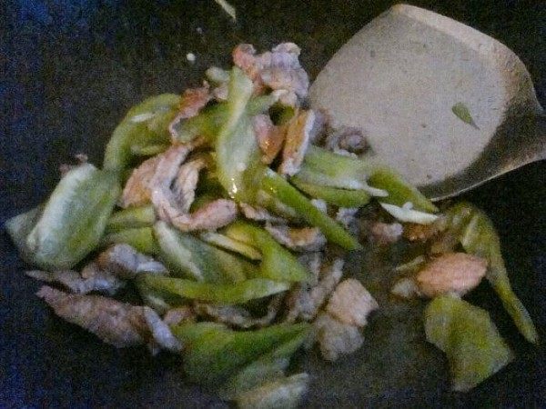 （原创首发）土豆炒肉步骤5