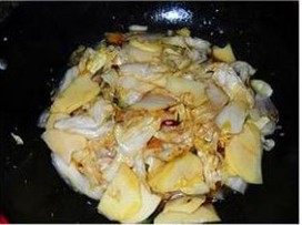 白菜炖冻豆腐步骤6