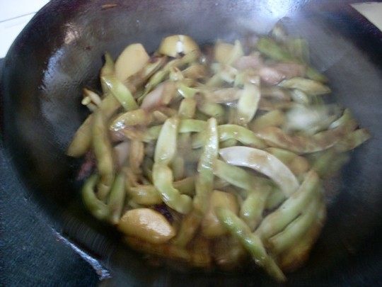 五花肉炖架豆步骤5