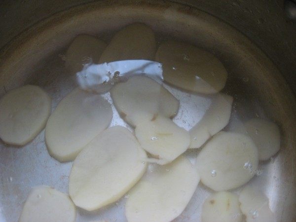 酸菜土豆汤步骤3