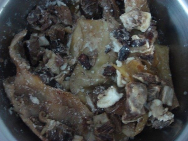 牛莴骨炖土豆步骤1