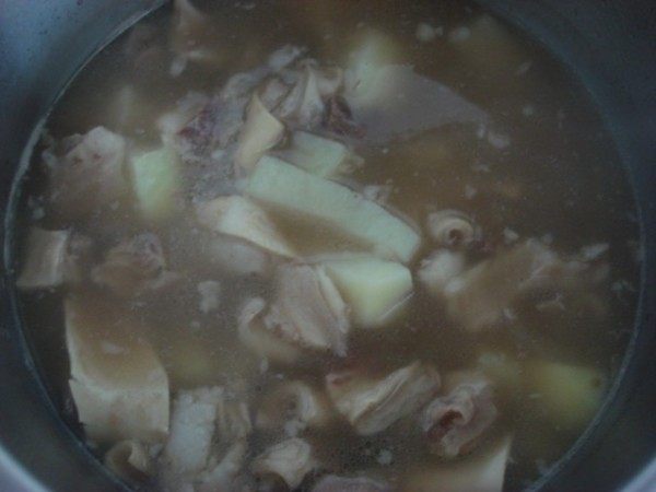 牛莴骨炖土豆步骤4