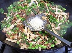 家常炒肉丝步骤9
