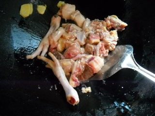 香浓土豆炖鸡汤步骤2