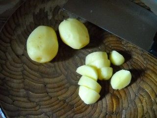香浓土豆炖鸡汤步骤5