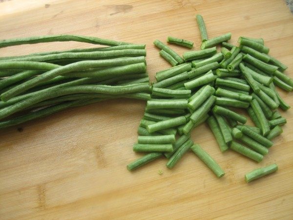 豇豆炒土豆丝步骤1