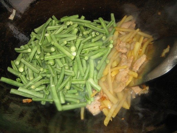 豇豆炒土豆丝步骤7
