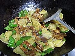青椒土豆炒肉片步骤9