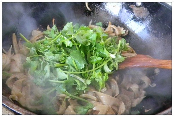 孜然炒面筋步骤5
