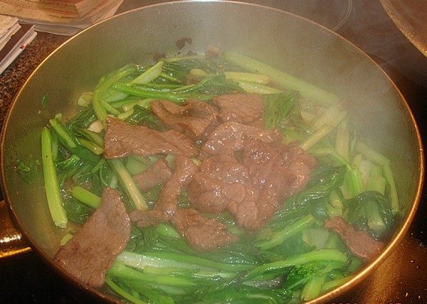 牛肉炒菜心步骤4