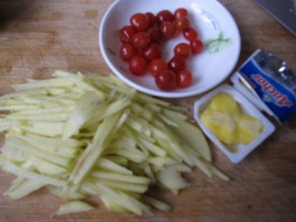 奶香土豆丝步骤1