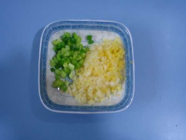 泡椒莴笋炒牛肉步骤4